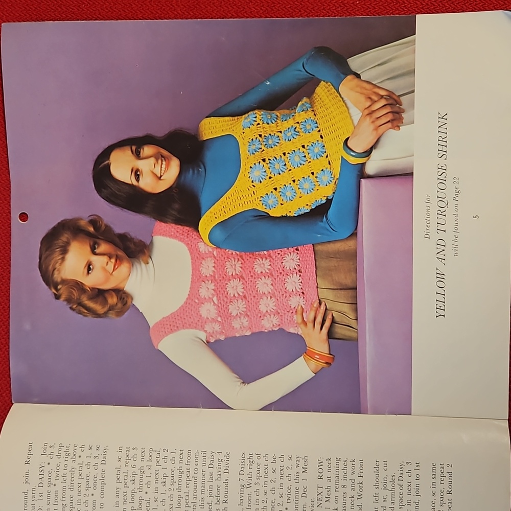 2 vintage crochet pattern instruction booklets 60s 70s granny squares shrink - Picture 5 of 15